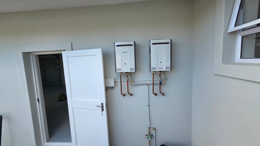 5 Bedroom Property for Sale in Baron View Western Cape